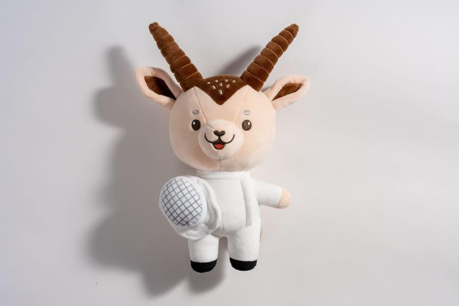 OLLIE - LARGE PLUSH